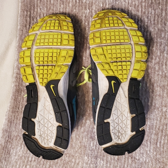 Nike revolution sneakers women's 8.5 - Picture 7 of 11